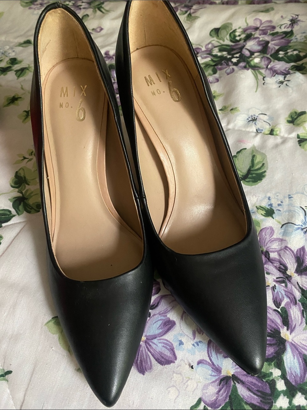 Black Leather Pointed-Toe Stiletto Pumps